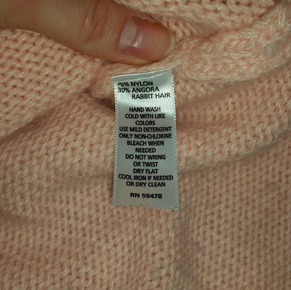 Kenar Turtleneck Sweater - Picture 5 of 6